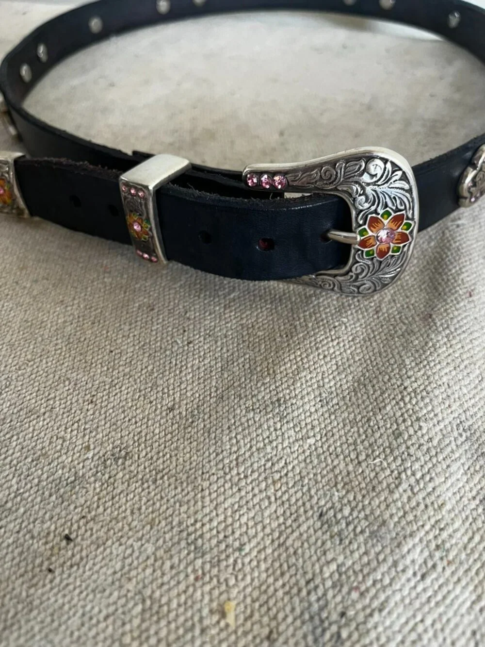 TLF Woman Beautiful Blindly Floral Rhinestone/Silver Tone Leather Western Belt